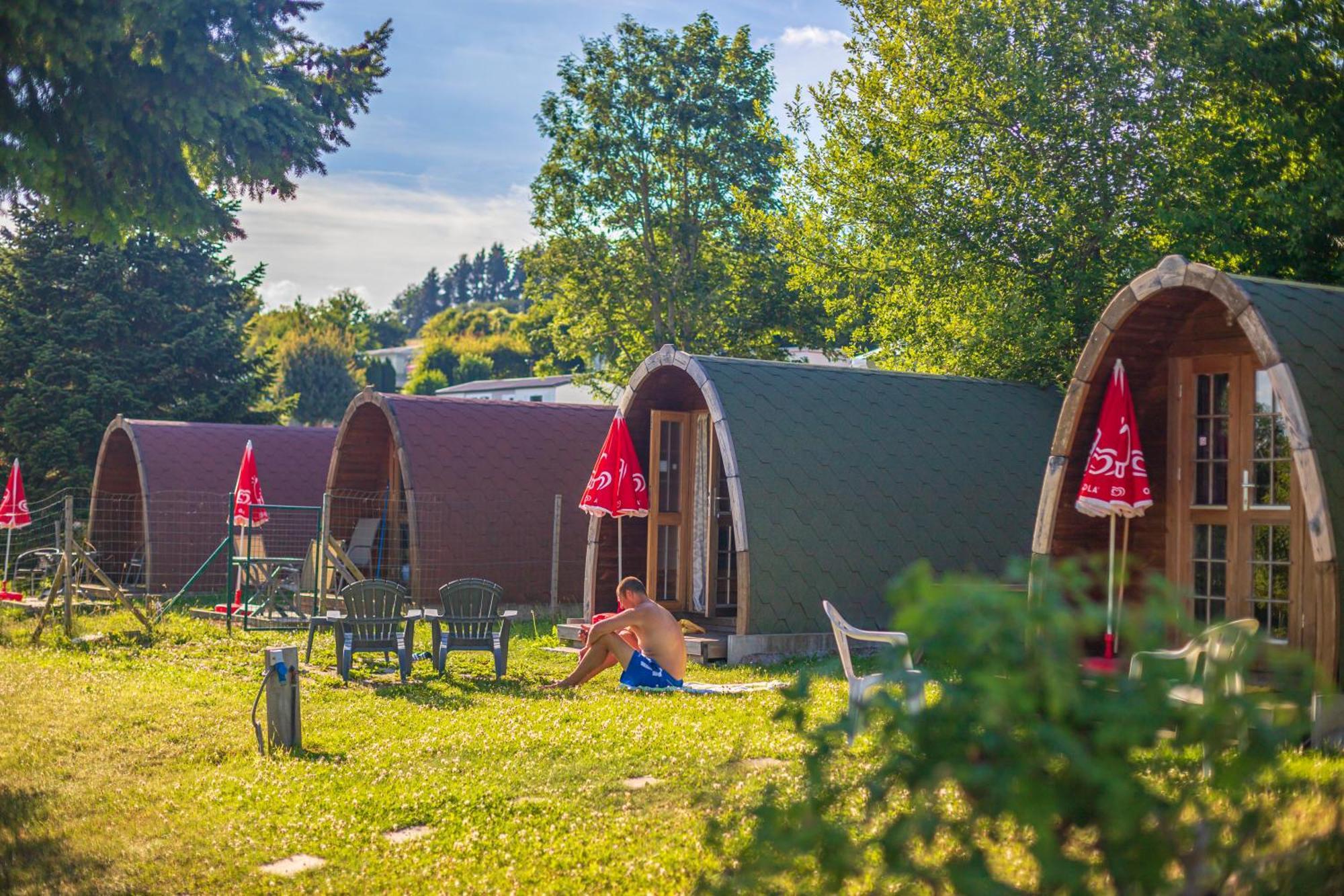 Camping Le Pommier Rustique Hotel Yvoir Bagian luar foto